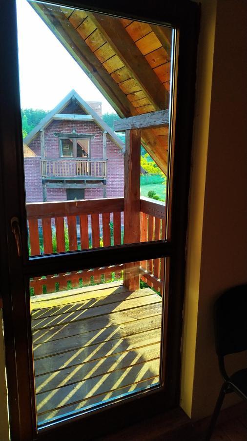 Domki "Pod Sumakiem" Debina  Buitenkant foto